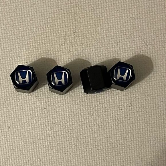 Honda Logo valve Stem caps in Black set of 4 NWT - Picture 1 of 4